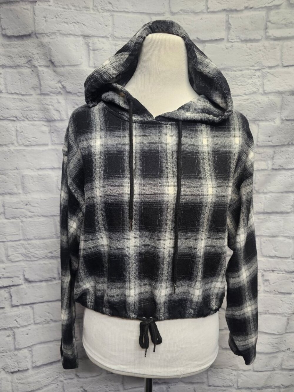 Missguided 4 S Black White Plaid Flannel Hooded Drawstring Cropped Top